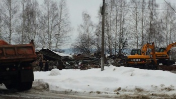 Аварийное здание чайковского речного вокзала демонтировали