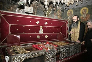 В Чайковский прибыли ковчег с мощами и икона Спиридона Тримифунтского