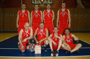 В Чайковском определили победителей первенства города по баскетболу