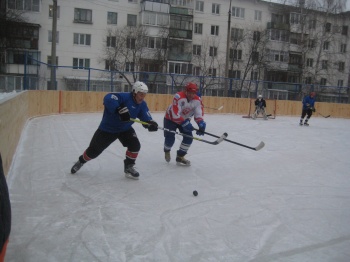 Чайковские ветераны хоккея разыграли кубок города