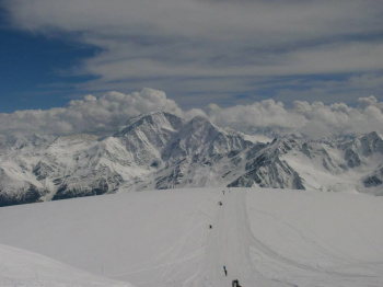 МегаФон обеспечил пермских альпинистов и горнолыжников связью на Эльбрусе