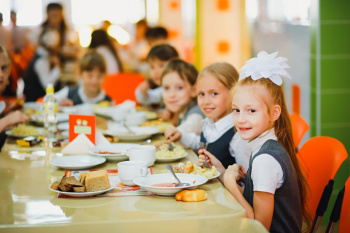 В Прикамье заработала горячая линия по вопросам организации питания в школах