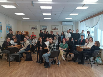 Школьники из Зипуново и Бурёнки стали лидерами интеллектуального марафона