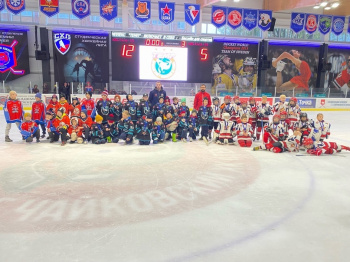  Чайковская хоккейная команда «Темп» стала бронзовым призёром турнира на Кубок главы Чайковского округа