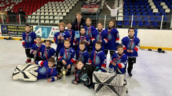 Юные чайковские хоккеисты завоевали серебро на открытом турнире по хоккею «Лёд и пламя»