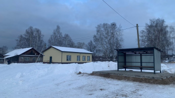 В сёлах Чайковского округа устанавливают новые автобусные остановки