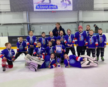 Чайковские хоккеисты стали победителями турнира «Ледяной драйв»