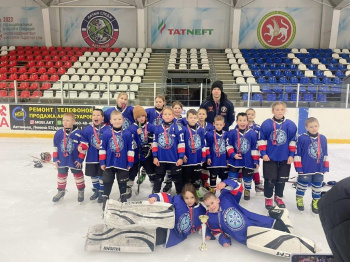 Хоккейная команда «Темп» стала бронзовым призёром турнира «Лёд и пламя»